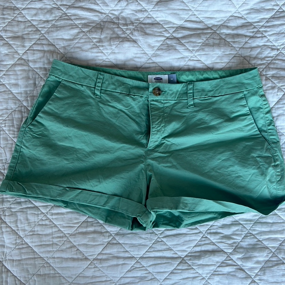 💚 OLD NAVY SHORTS ! Worn twice